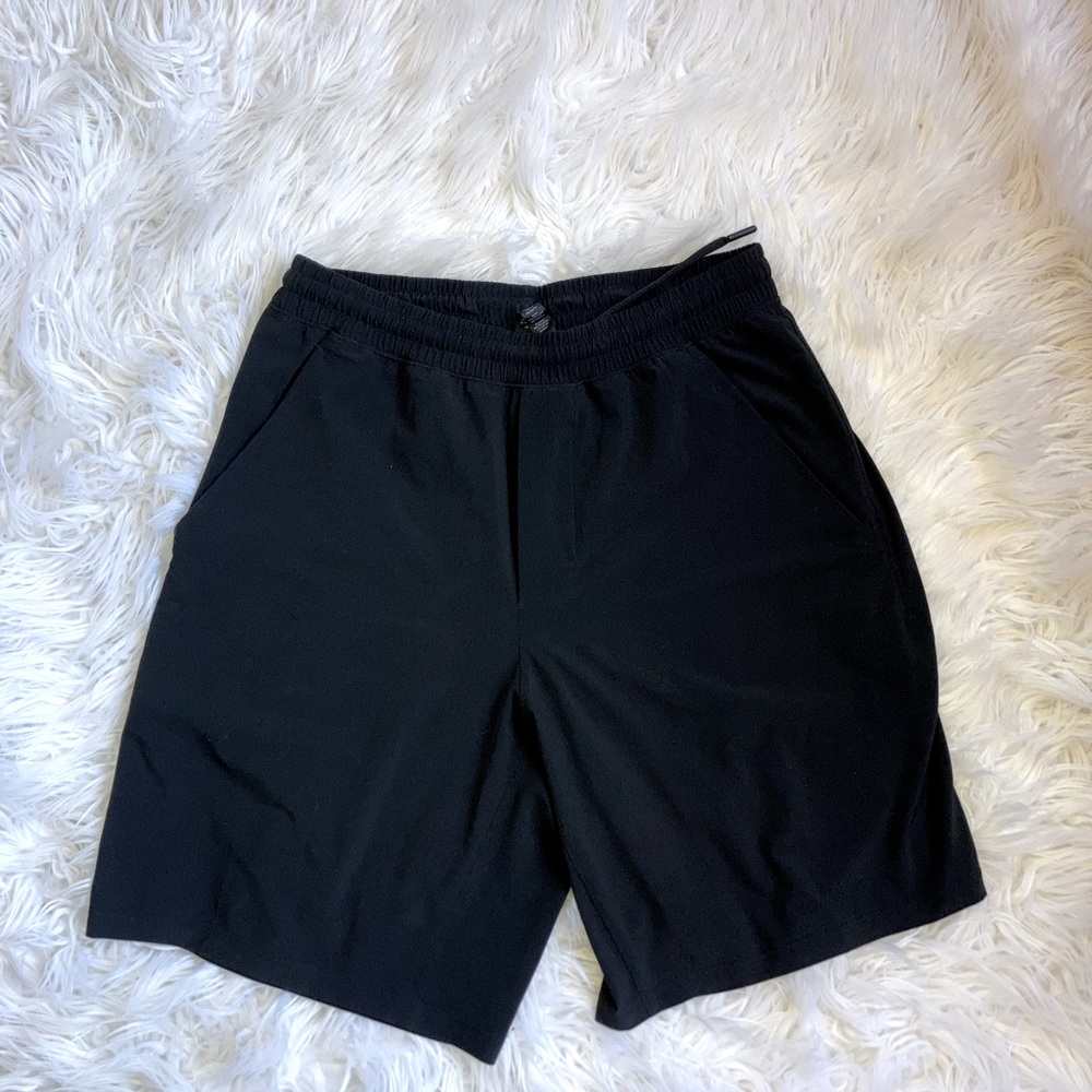 SOLD Men’s Linerless Pace Breakers LuluLemon Medium